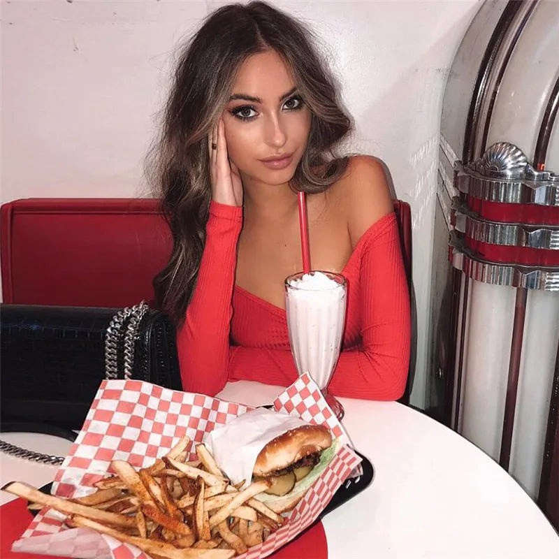 Off-Shoulder Stretch Tee – Streets to the Club