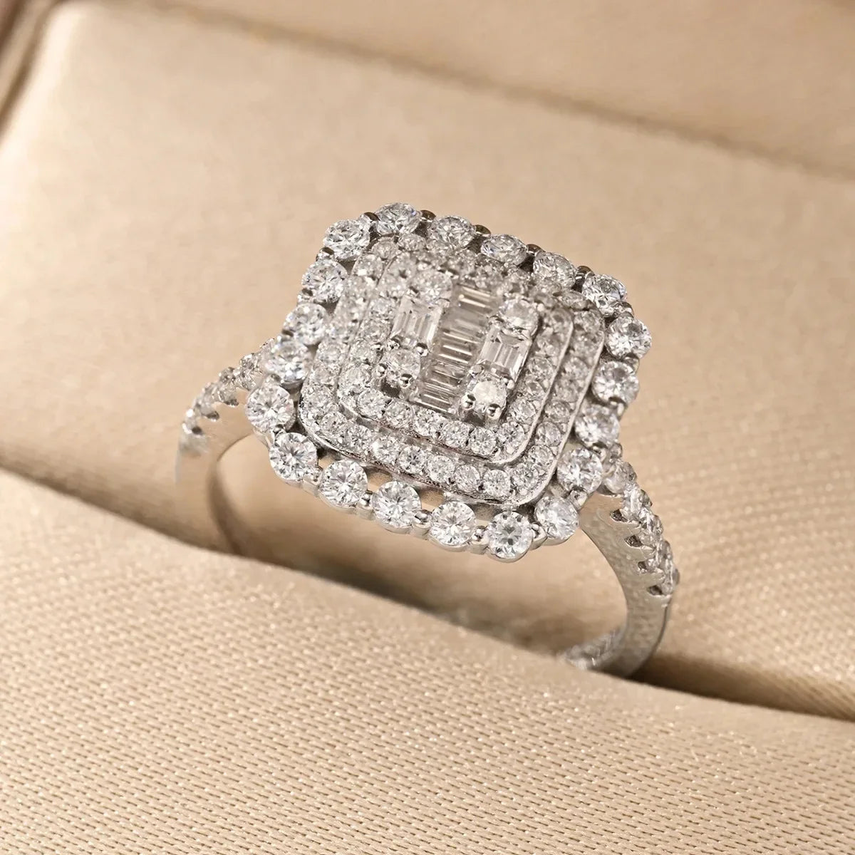 Gorgeous Moissanite Ring for Women S925 Silver Plated 18K Gold Muti Halo Diamond Luxury Wedding Party Fine Jewelry