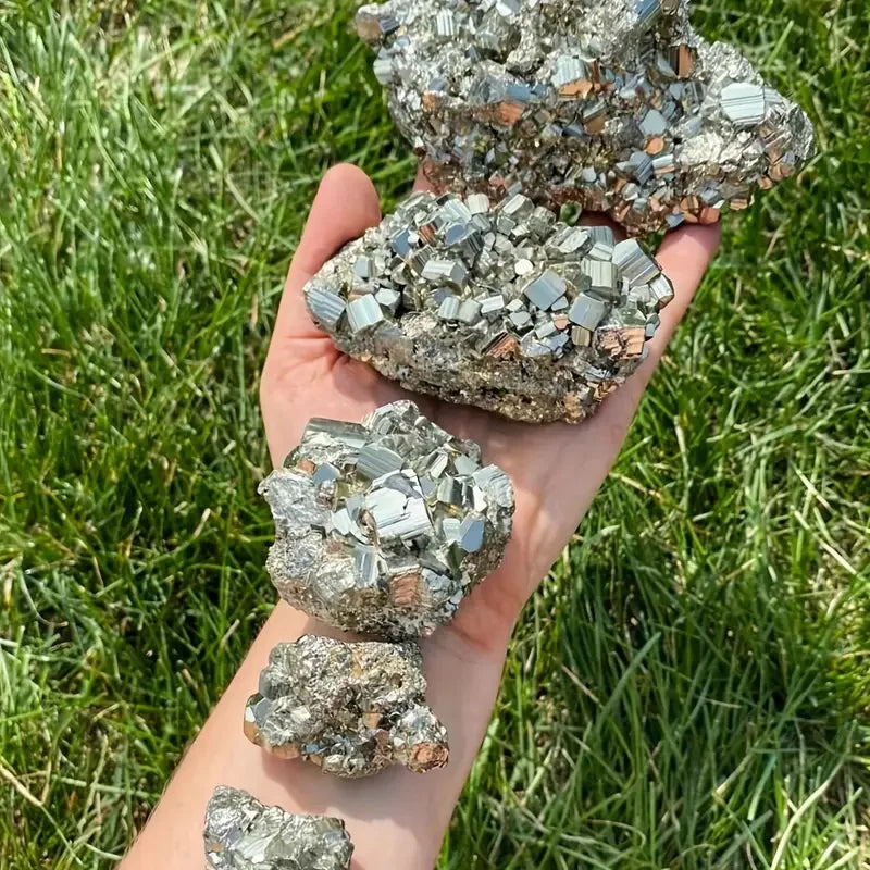10-200g 1 Pcs AAAA+ Grade Natural Pyrite Rough Stone, Irregular Chalcopyrite Ore Rock Mineral Sample Raw Material Mineral deco
