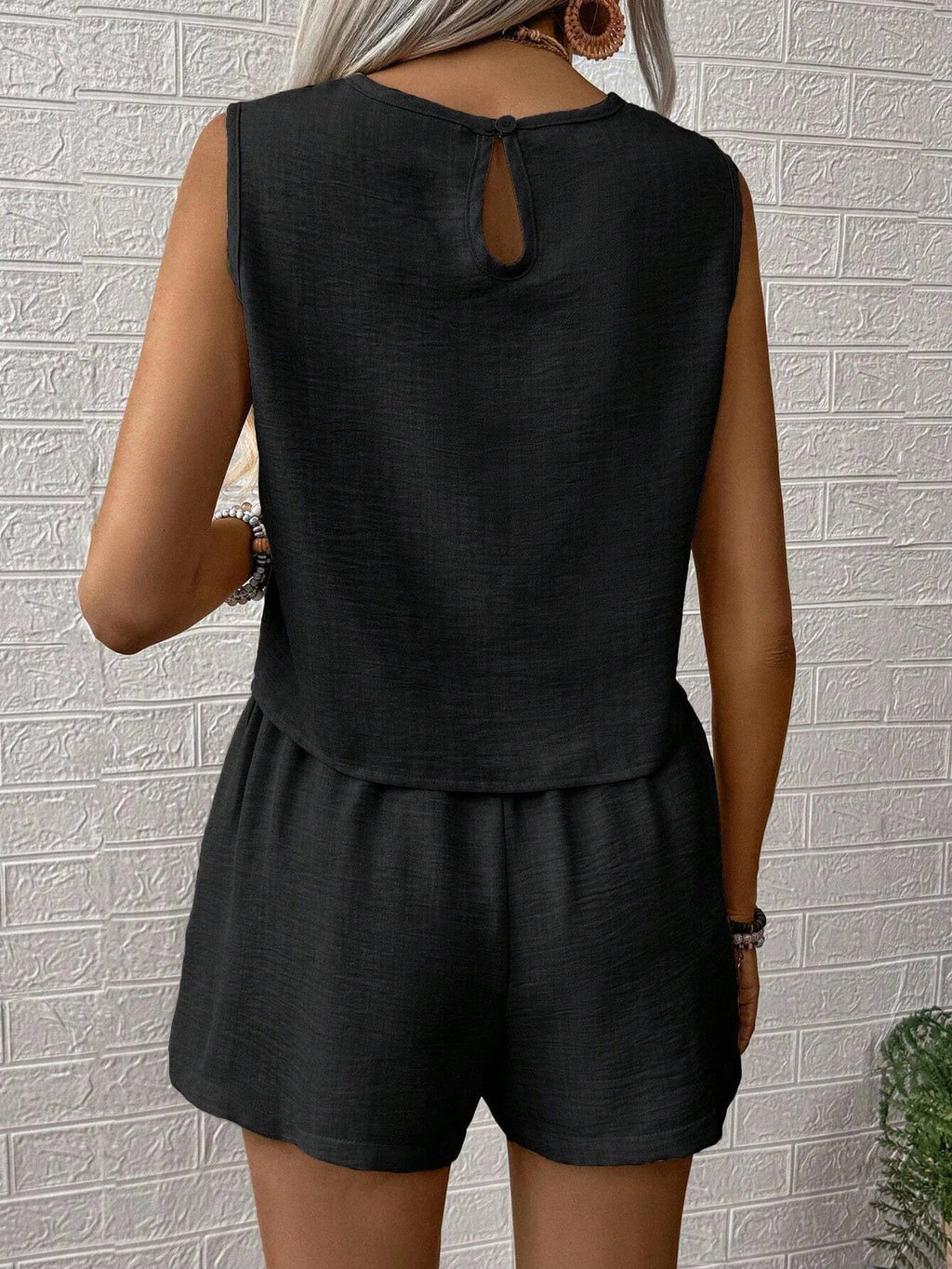 Women's Sleeveless Top & Shorts Set – Solid Color Casual Summer 2-Piece