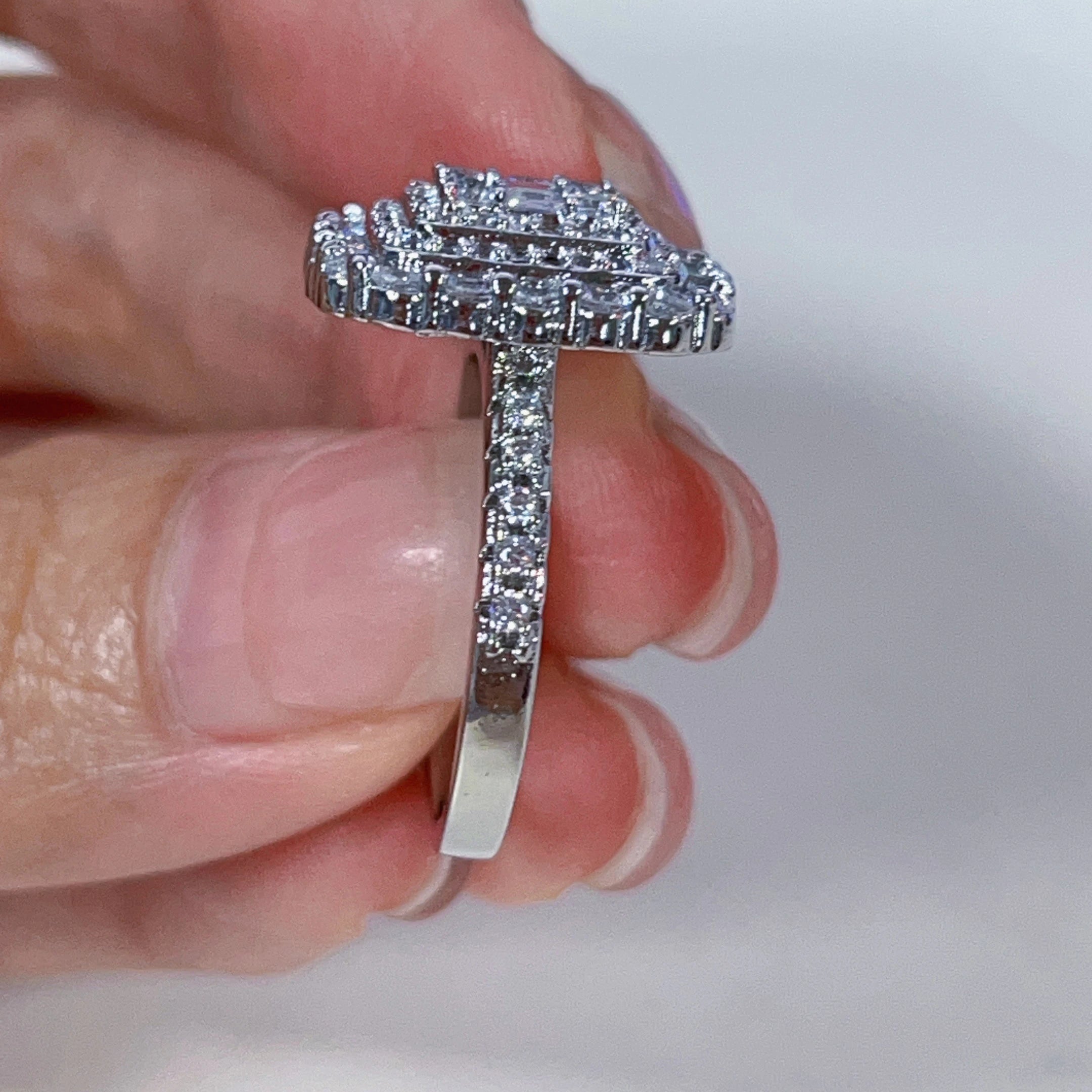 Gorgeous Moissanite Ring for Women S925 Silver Plated 18K Gold Muti Halo Diamond Luxury Wedding Party Fine Jewelry