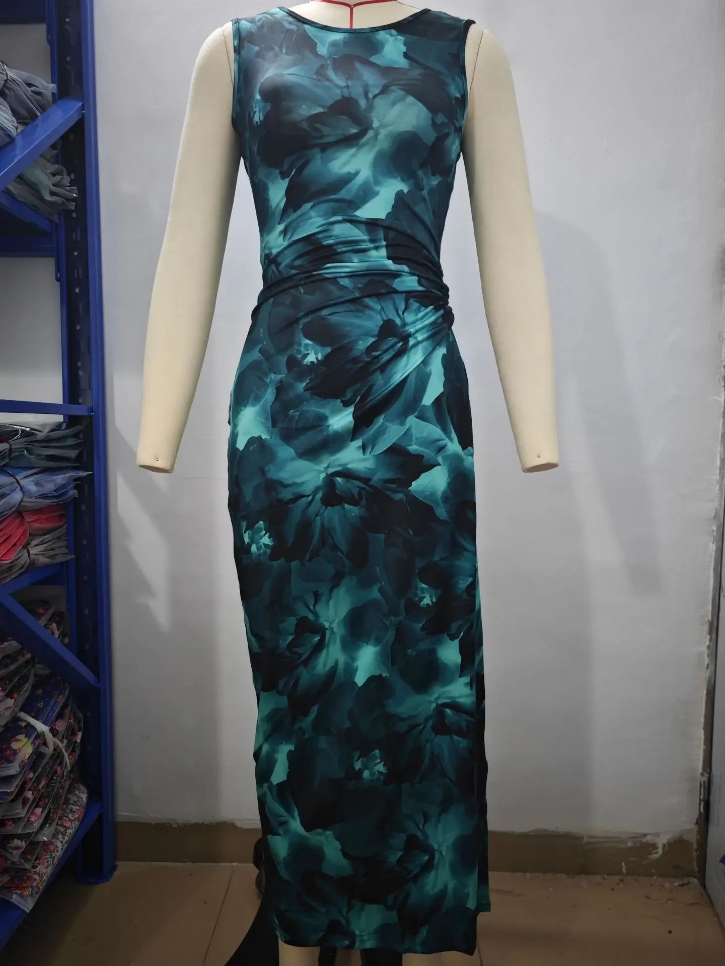 Women's 2024 Spring Summer New Fashionable Printed Round Neck Style Slimming Sleeveless Tight Dress With Split Bottom